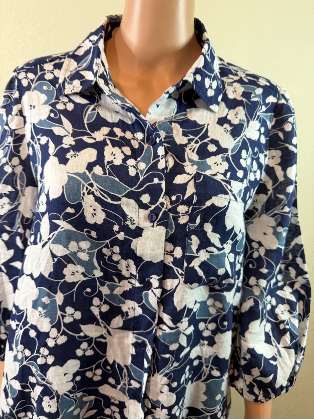 Charter Club Navy and White Floral Button-Front Swing Coverup medium 100% linen - Picture 4 of 14